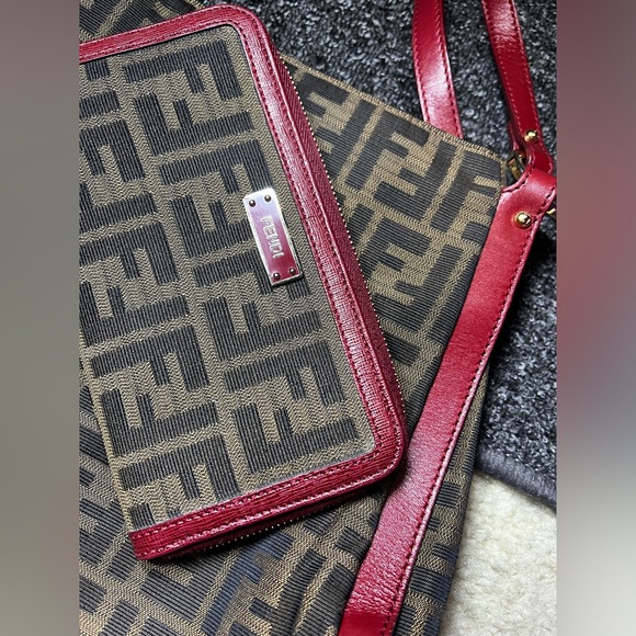 Fendi purse - Picture 3 of 17
